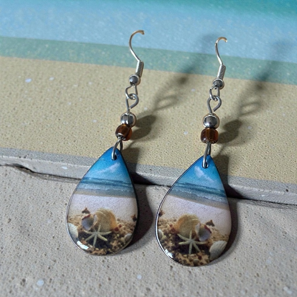 Beach memory tear form earrings